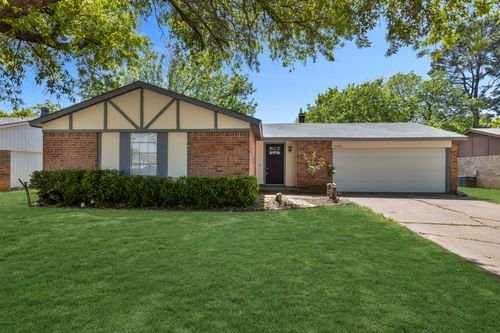 5002 French Wood Dr, Arlington, TX, 76016-2923 | Card Image