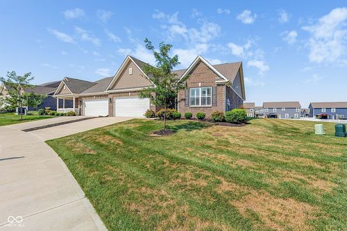 8904 Twain Ln, Indianapolis, IN, 46239-8038 | Card Image