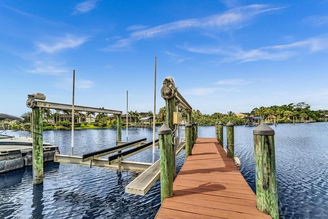 Newly installed boat lift | Image 38