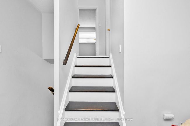 69 Newstead Cres, House attached with 4 bedrooms, 2 bathrooms and 3 parking in Brampton ON | Image 26