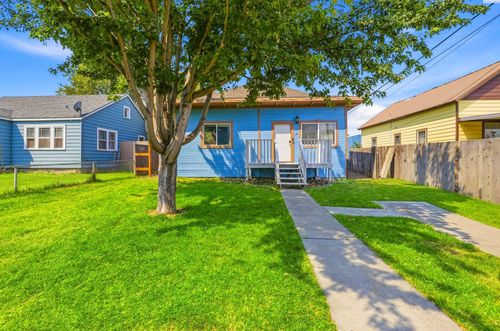 111 N Garfield St, Kennewick, WA, 99336-3560 | Card Image