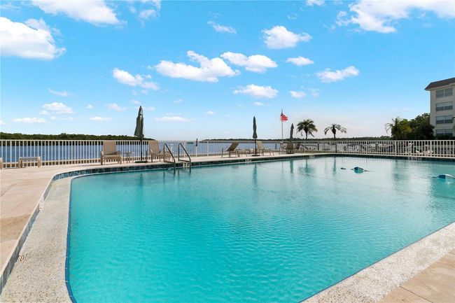APT-102 - 605 Sutton Pl, Condo with 2 bedrooms, 2 bathrooms and null parking in LONGBOAT KEY FL | Image 32