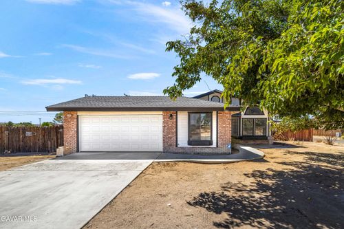 21690 Everett Dr, California City, CA, 93505-1516 | Card Image