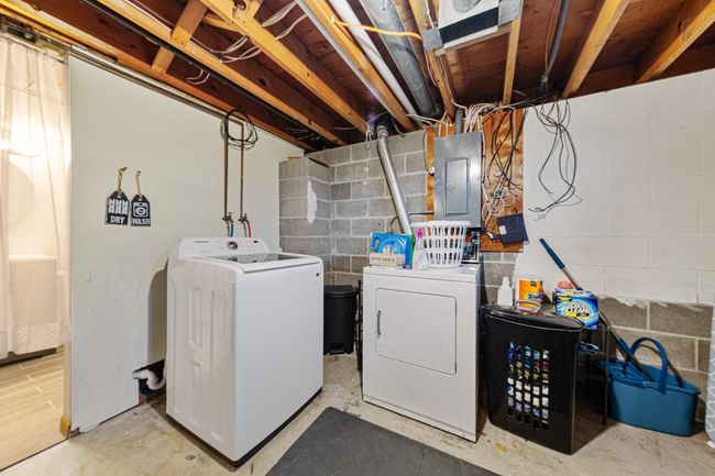 28 Laundry_lower.jpg | Image 27