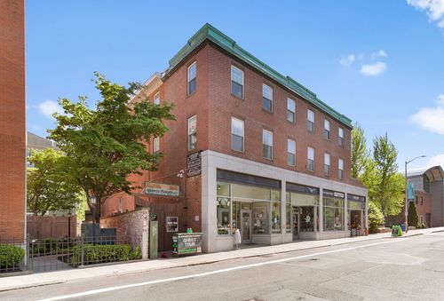 33-131 Essex St, Salem, MA, 01970-3767 | Card Image