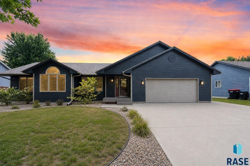 209 W Ironwood St, Brandon, SD, 57005-2174 | Card Image