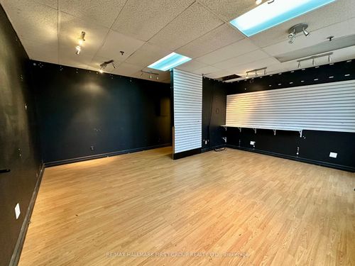 4-153 Brock St N, Whitby, ON, L1N4H3 | Card Image