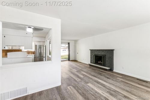 7124 Heath St, Genesee, MI, 48437-7702 | Card Image