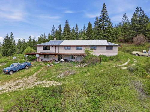 16617 E Blanchard Rd, Elk, WA, 99009 | Card Image