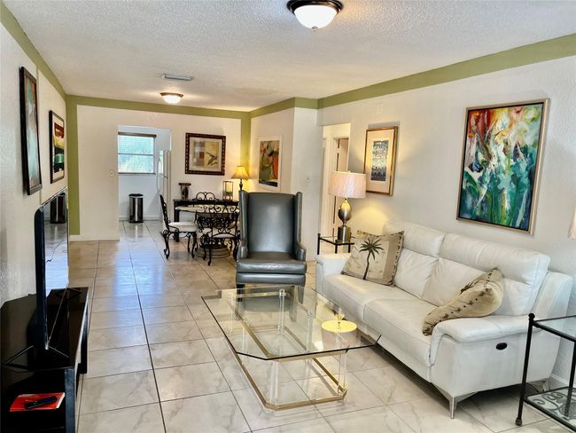 41 - 2607 Ne 8th Ave, Condo with 2 bedrooms, 1 bathrooms and null parking in Wilton Manors FL | Image 2