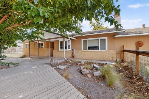 2535 Margaret Dr, Bosque Farms, NM, 87068-9376 | Card Image