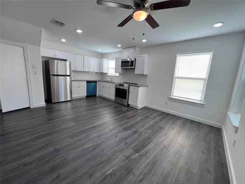 a-9243 Seeker St, Houston, TX, 77028-1109 | Card Image
