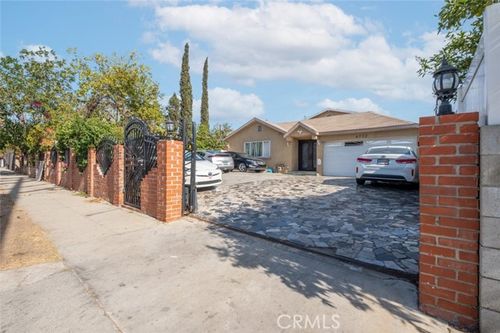  Farmdale Avenue, North Hollywood, CA, 91606 | Card Image