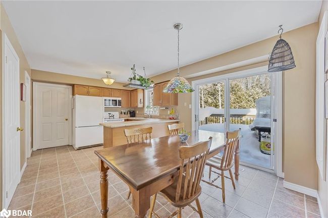 11 Maple Crt, House other with 3 bedrooms, 3 bathrooms and 8 parking in Coldwater ON | Image 12
