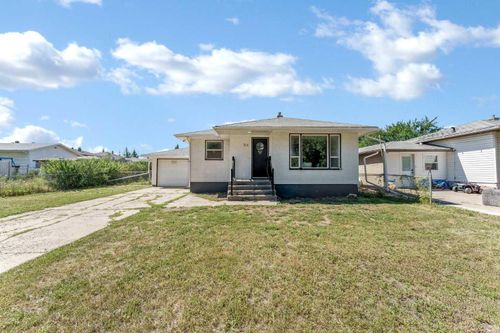 56 Robertson Way Sw, Medicine Hat, AB, T1A5J2 | Card Image
