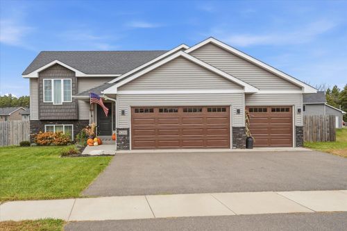 8200 Hummingbird Ln, North Branch, MN, 55056-4033 | Card Image