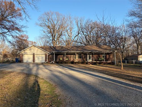 1302 N Miami Ave, Chouteau, OK, 74337-3764 | Card Image