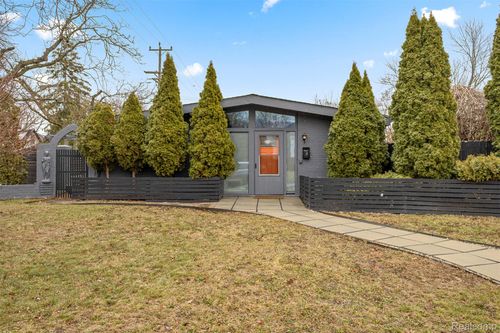 29890 Everett St, Southfield, MI, 48076-5815 | Card Image