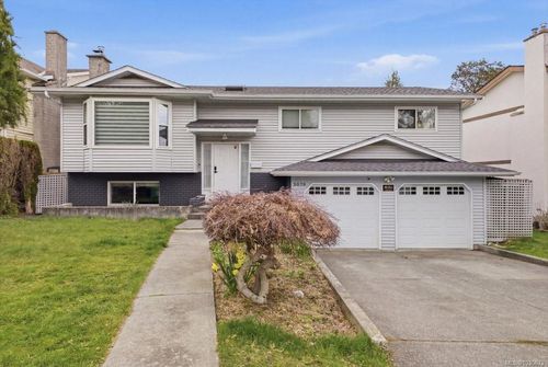 2079 Bay St, Nanaimo, BC, V9T4V6 | Card Image