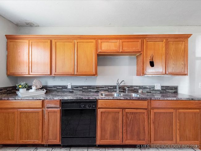 100 S Home St, House other with 3 bedrooms, 2 bathrooms and null parking in Ochelata OK | Image 6
