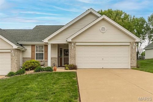 4 Quiet Meadow Ct, Saint Peters, MO, 63376-2279 | Card Image