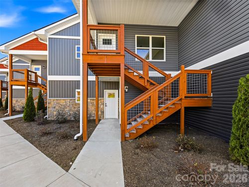 7-143 Carver St, Brevard, NC, 28712-4399 | Card Image