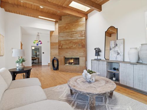 975 Indian Ridge, Santa Fe, NM, 87501 | Card Image