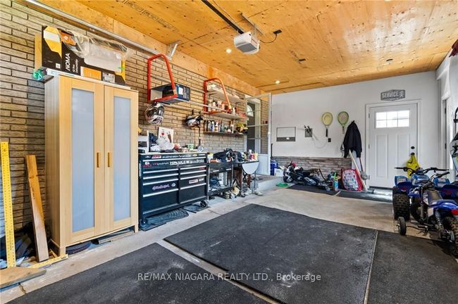 7067 Dirdene St, House other with 3 bedrooms, 2 bathrooms and 2 parking in Niagara Falls ON | Image 25