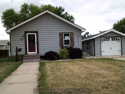 309 E Thurber St, Clay Center, NE, 68933 | Card Image