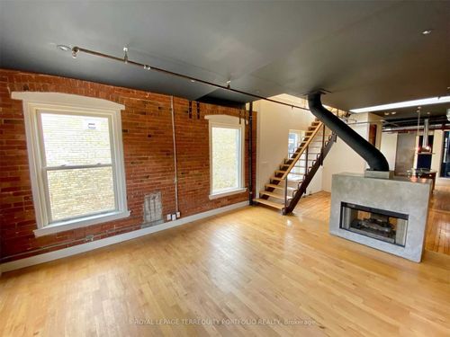 9-535 Queen St E, Toronto, ON, M5A1V1 | Card Image