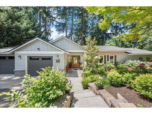 1812 Sw Greenway Cir, West Linn, OR, 97068-9747 | Card Image