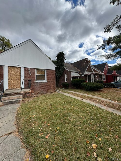 15746 Coyle St, Detroit, MI, 48227-2623 | Card Image