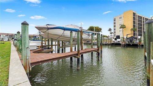 253-4551 Bay Beach Ln, FORT MYERS BEACH, FL, 33931-4972 | Card Image