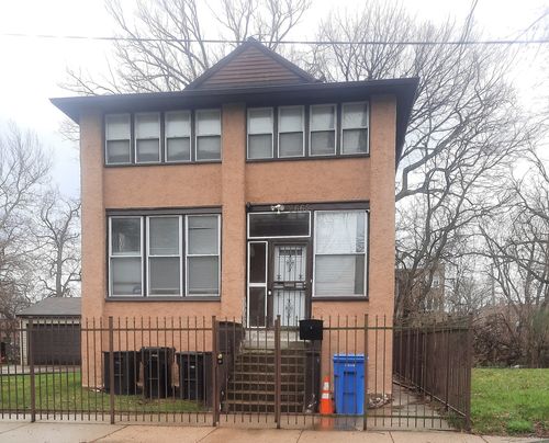 2665 E 77th St, Chicago, IL, 60649-4726 | Card Image