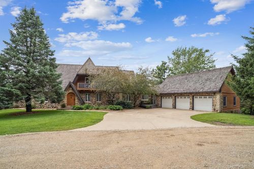 32350 Honeytree Ln, New Hartford, IA, 50660-3203 | Card Image