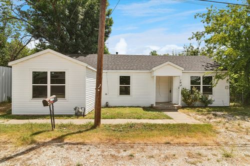 102 N 3rd St, Sanger, TX, 76266-4827 | Card Image