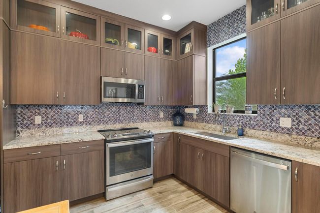 16450 Sandy Shore Dr, House other with 2 bedrooms, 2 bathrooms and null parking in Westlake FL | Image 9
