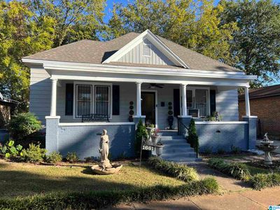 1661 Sw Lee Avenue, House other with 3 bedrooms, 1 bathrooms and null parking in Birmingham AL | Image 1