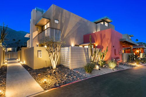 677 E Arenas Rd, Palm Springs, CA, 92262-6740 | Card Image