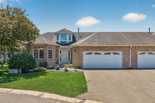 4134 Thornhill Ln, Vadnais Heights, MN, 55127-3689 | Card Image