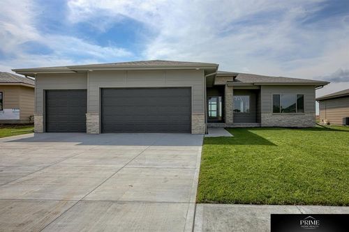5718 N 209th St, Elkhorn, NE, 68022-5338 | Card Image