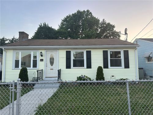 79 Memorial Dr, Pawtucket, RI, 02860-5530 | Card Image