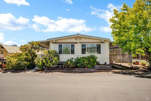 33 Magnolia Dr, Calistoga, CA, 94515-9787 | Card Image