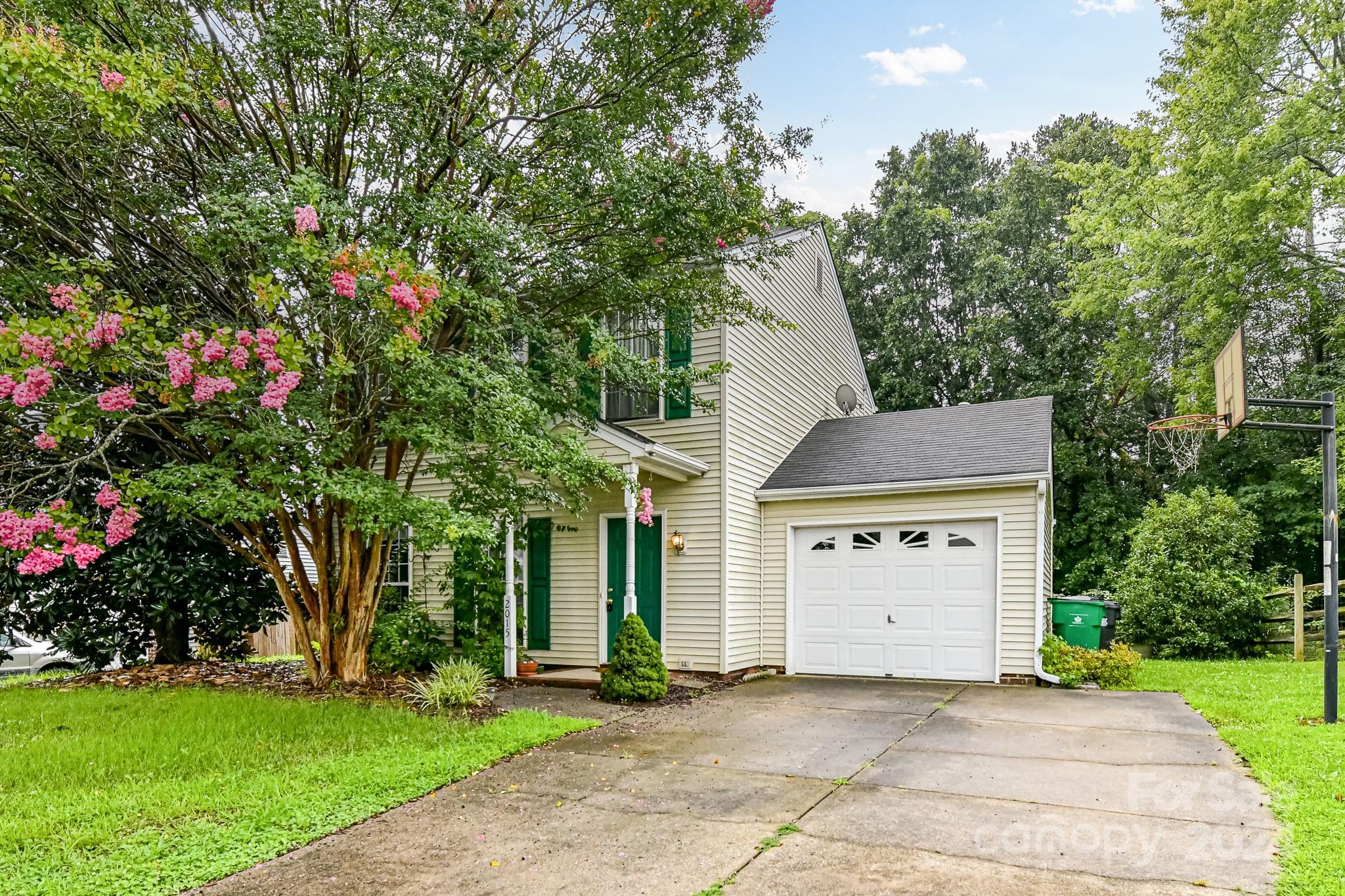 Mallard Woods Pl, Charlotte, NC 28262