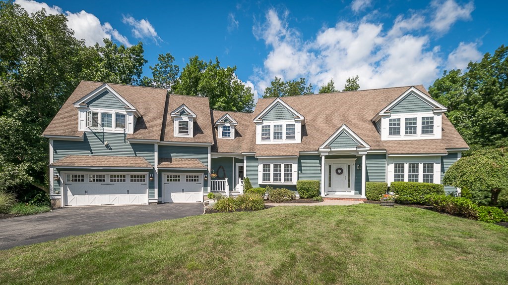 Leary Ln, Middleton, MA 01949