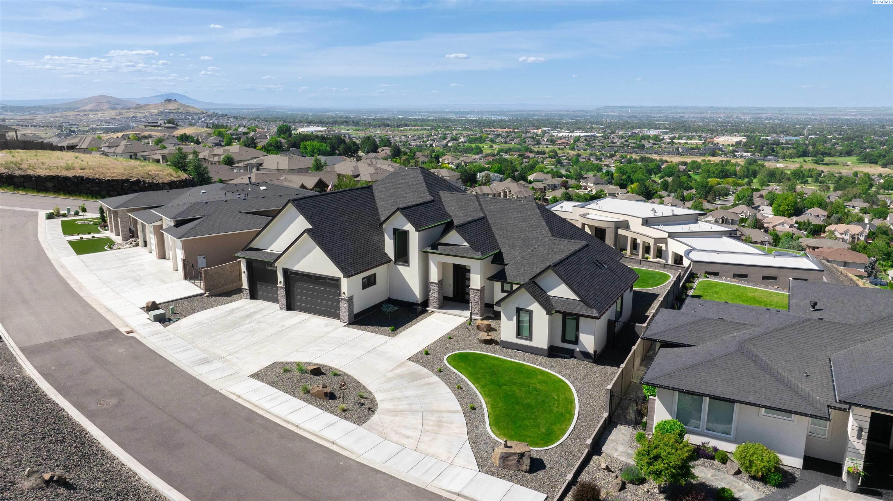 Morain St, Kennewick, WA 99337