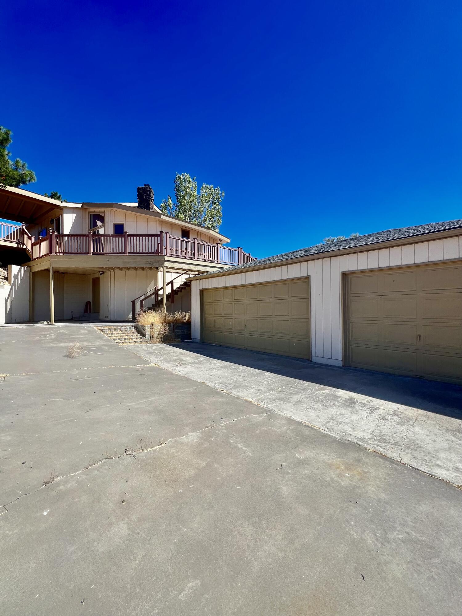 Buesing Rd, Klamath Falls, OR 97603
