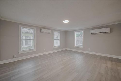 1403-1401 Collier St, Houston, TX, 77023-2016 | Card Image