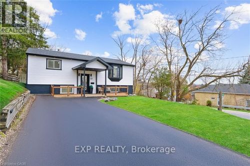 19 Broad St, Brantford, ON, N3R7E1 | Card Image