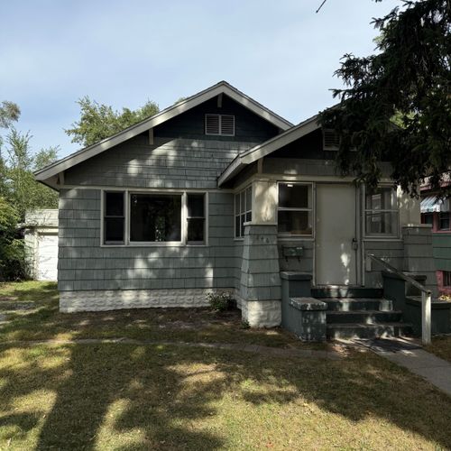 846 E Isabella Ave, Muskegon, MI, 49442-4047 | Card Image